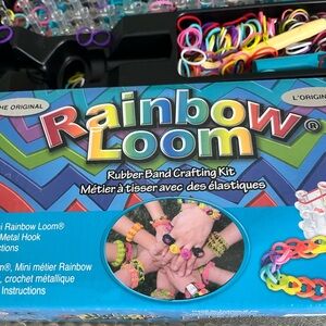 Rainbow Rubber Band Crafting Kit - Multicolor